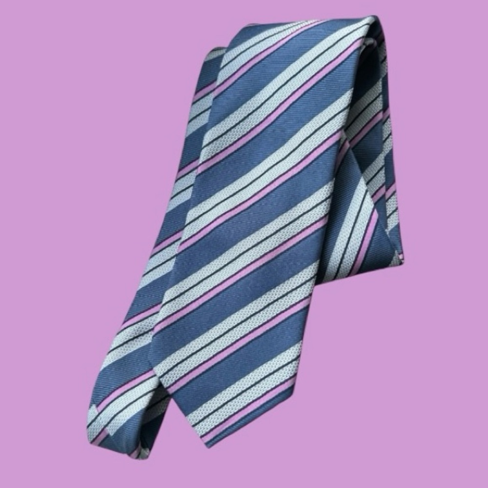 🔥 HUGO BOSS! MEN’S DESIGNER TIE! MADE IN ITALY! 100% SILK! **TRENDING**